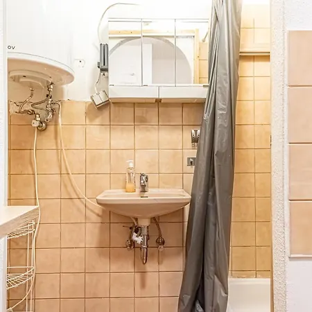 Apartment Cozy 1br Wi-fi & Close To Hauptbahnhof *