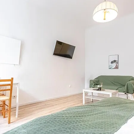 Cozy 1br Wi-fi & Close To Hauptbahnhof Vienna