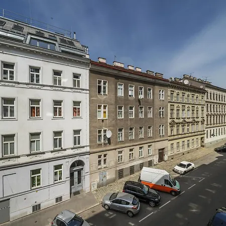 Smart Living - Rudolfsheim-fuenfhaus *