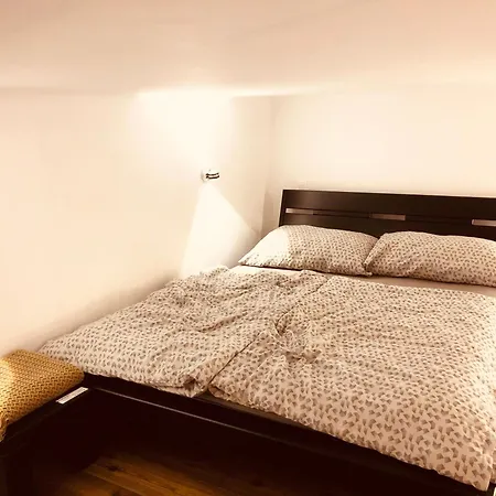 Apartment Calling - Center