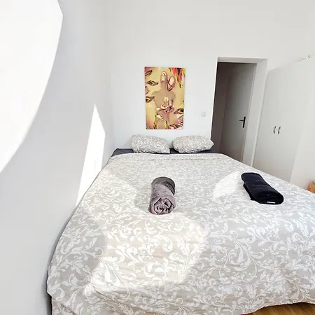 Homestay Lovely In Maerzstrasse Area Mz49