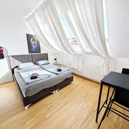 Homestay Lovely In Maerzstrasse Area Mz49 *