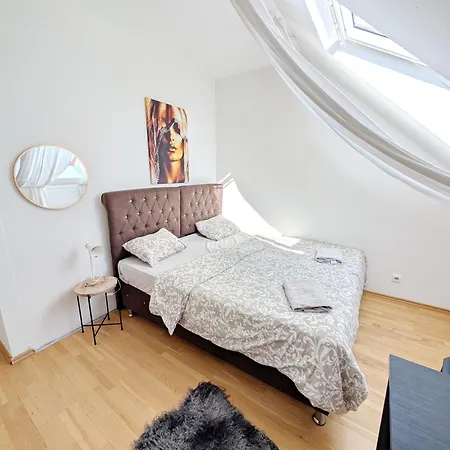 Lovely In Maerzstrasse Area Mz49 Homestay