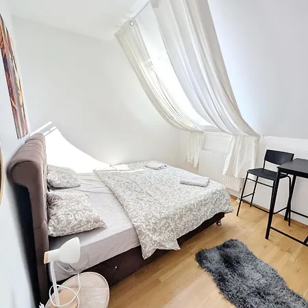 Lovely In Maerzstrasse Area Mz49 Homestay