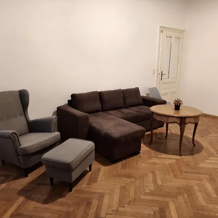 Cozy 5 Min Rathaus Apartment *
