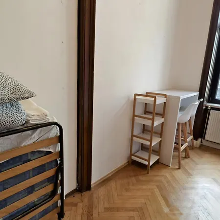 Cozy 5 Min Rathaus *