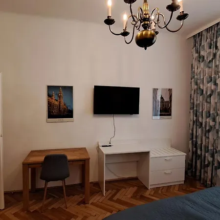 Komplett Moeblierte Citynah Apartment
