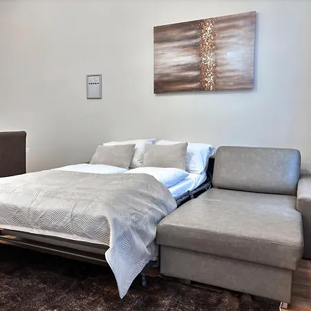 Close To Schoenbrunn I Bright Flat, Fast Wifi *