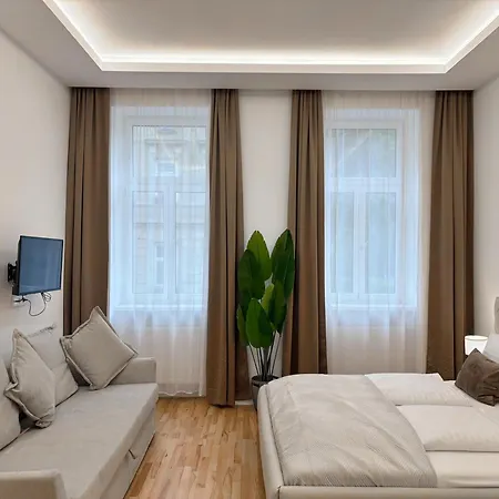Close To Schoenbrunn I Bright Flat, Fast Wifi Apartment *
