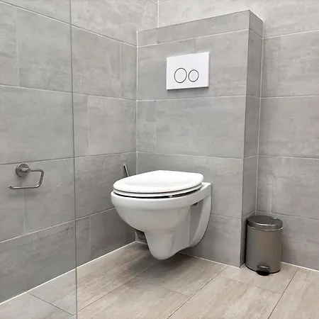 Close To Schoenbrunn I Bright Flat, Fast Wifi Vienna
