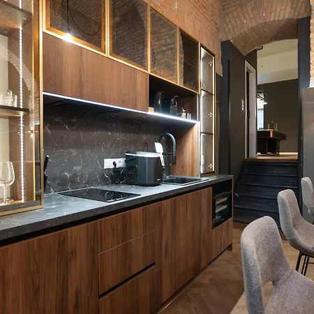 Apartment Spacious 3br Escape With Sauna And Billiard In The Center *