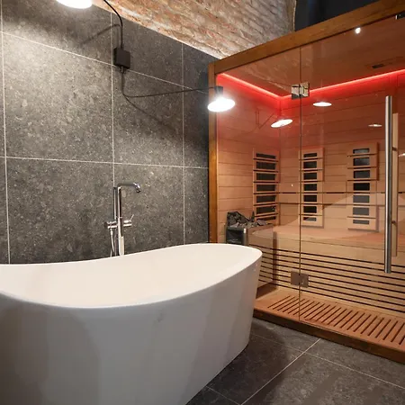 Apartment Spacious 3br Escape With Sauna And Billiard In The Center