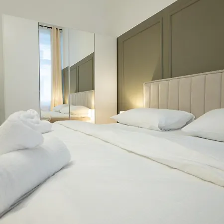 Apartment Spacious 3br Escape With Sauna And Billiard In The Center *