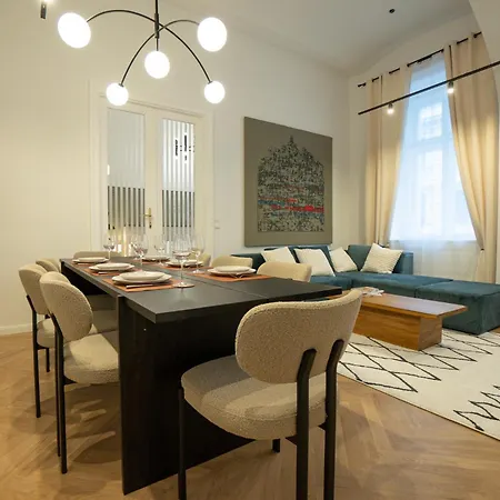 Spacious 3br Escape With Sauna And Billiard In The Center Apartment *