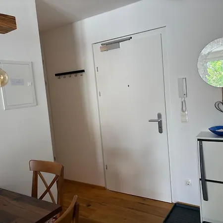 2 Schlafzimmer Im Neubau In Gruenruhelage Und Doch Zentral Apartmán *