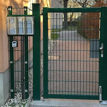 For 6 Near Schonbrunn , Cleaning Included Apartment Vienna