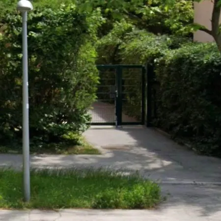 Apartment For 6 Near Schonbrunn , Cleaning Included