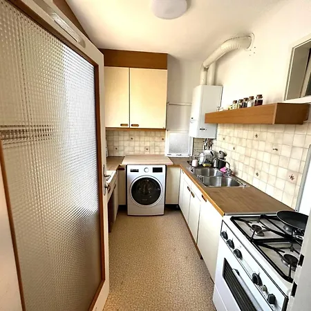 For 6 Near Schonbrunn , Cleaning Included Apartment Vienna