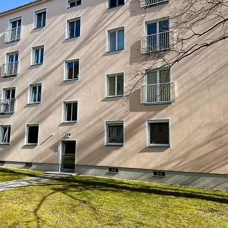 For 6 Near Schonbrunn , Cleaning Included Apartment Vienna