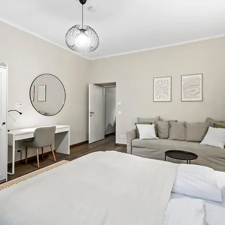 Modern Bright I Close To S-bahn I 5 Min To Shopping Mall *