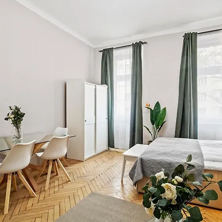Apartment Modern Bright I Close To S-bahn I 5 Min To Shopping Mall