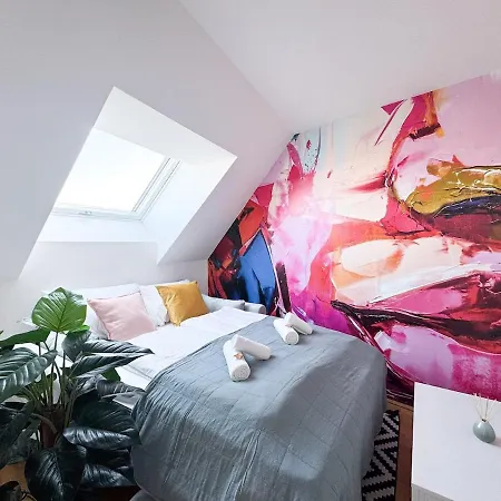 Modern & Spacious 2br With Balcony * Vienna