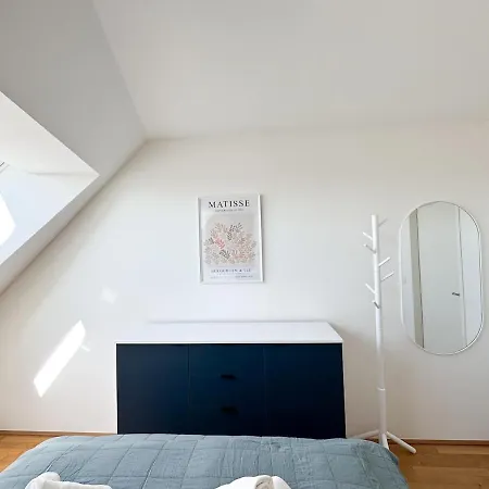 Modern & Spacious 2br With Balcony Apartment *