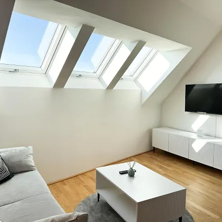 Modern & Spacious 2br With Balcony *