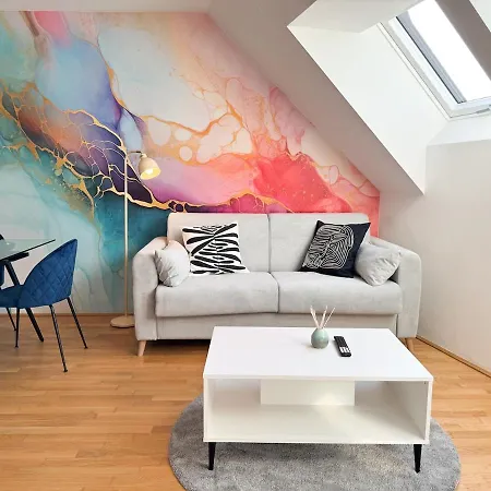 Modern & Spacious 2br With Balcony * Vienna