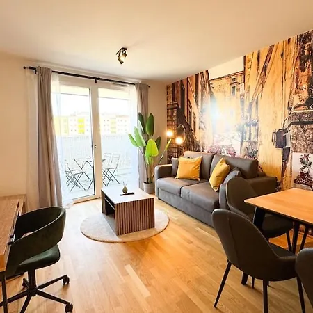 Cozy & Modern 2 Bedroom In Peaceful Area *