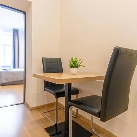 Apartment Tranquil 1br Near The Heart Of
