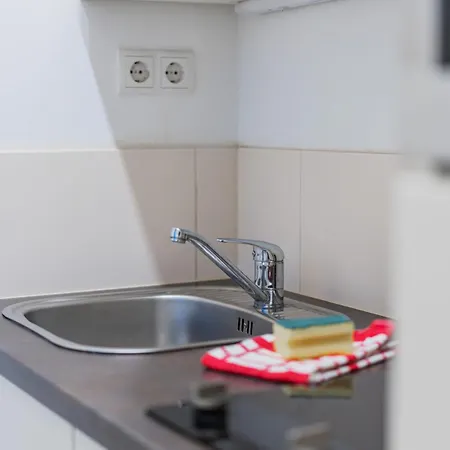 Bright In Prime Location Apartment Vienna