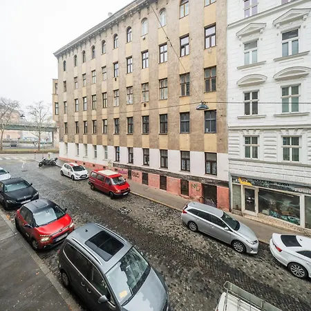 Bright In Prime Location Vienna