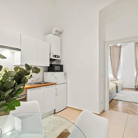Close To Metro, 10 Minutes To Mariahilferstrasse