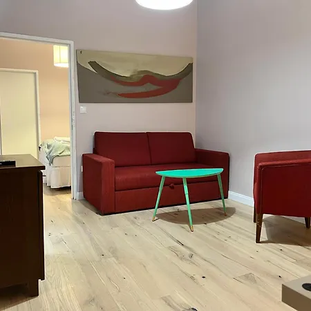 Apartmán 1 Aprt & 5 Stylish Rooms, Comfort & Convenience Combined