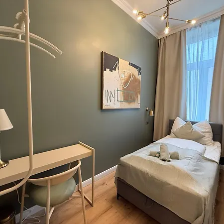 Hostel Home1 - District Twelve Boutique *