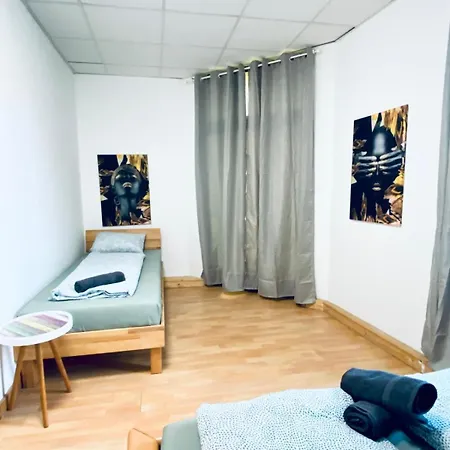 Elegant 3-bedroom Retreat Convenient Access Apartmán Vídeň