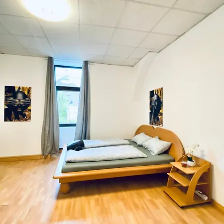 Apartmán Elegant 3-bedroom Retreat Convenient Access *