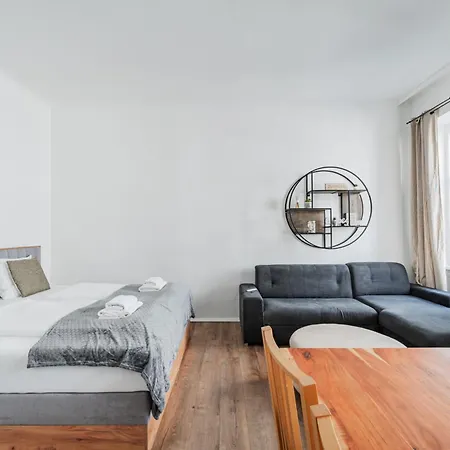 70 M2 Westbahnhof Apartmán Vídeň