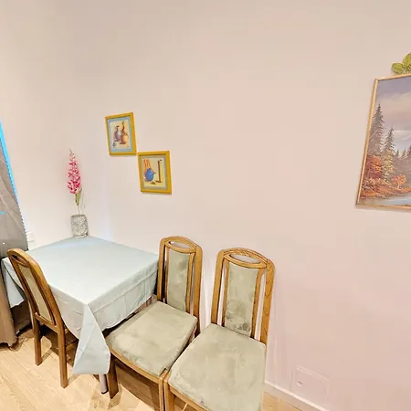 Homestay Cozy Next To Lugner