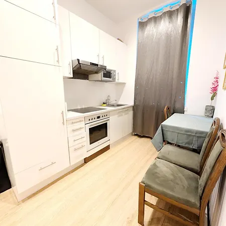 Homestay Cozy Next To Lugner *