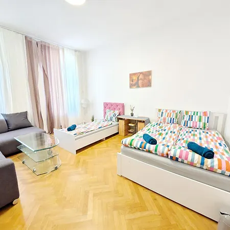 Cozy Next To Lugner Homestay Vienna