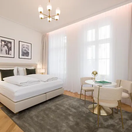 Rafael Kaiser - Signature Centre Aparthotel *