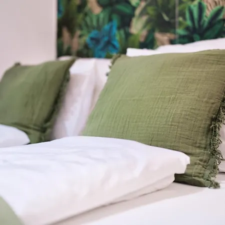 Bright Free Parking & 2 Min To Subway Apartment Vienna