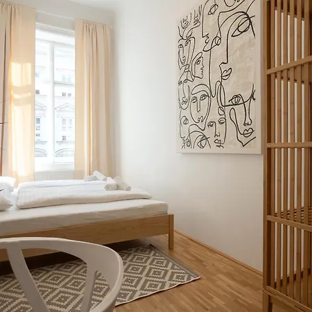 Posh 107 M2 3br Flat In The Center Of Apartment