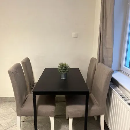 Charming Fully Furnished In Apartmán *