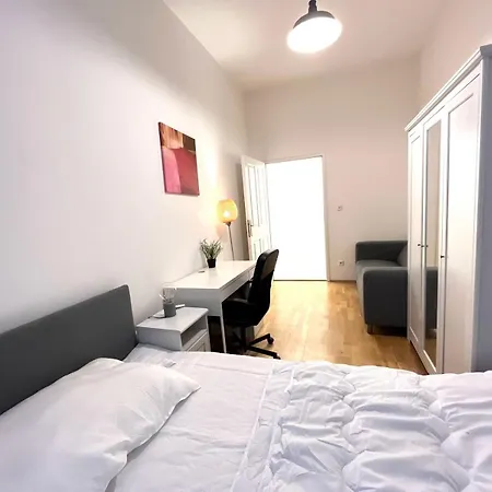 Charming Fully Furnished In Apartmán *