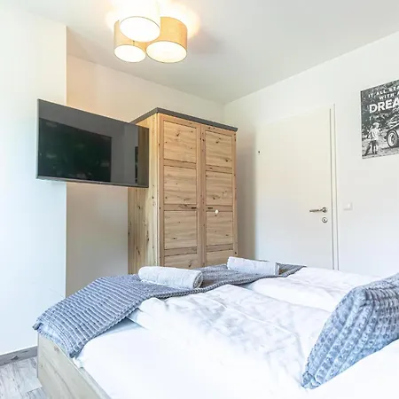 Apartmán 9 Min To Center, Modern 1br & 1lr With Balcony & Smart Tv *