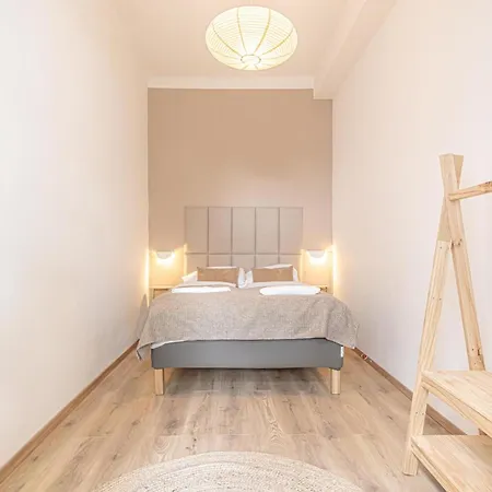Lovely 1br & 1lr For 5p In The Heart Of *