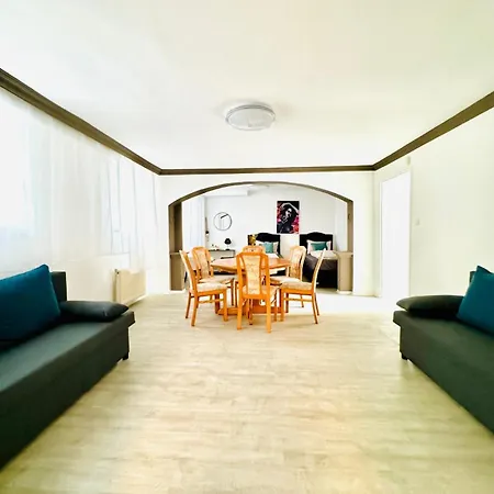 Very Spacious For Up To 7p With Great Location